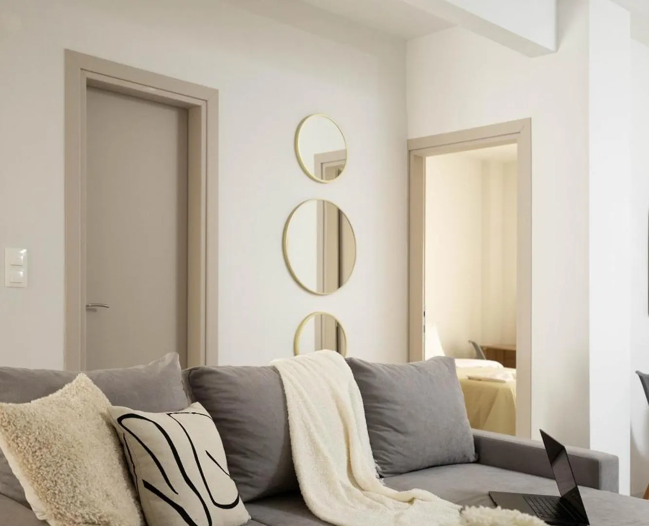 Modern Warmth Designed For Rest & Flow Thessaloníki