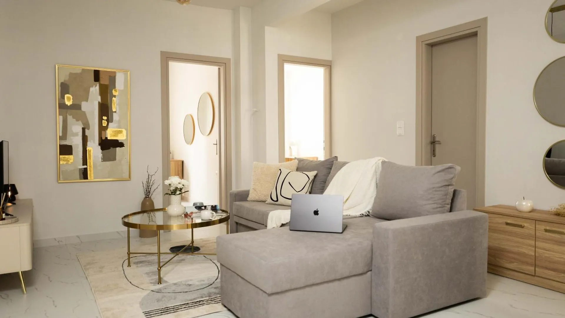 Modern Warmth Designed For Rest & Flow Thessaloníki